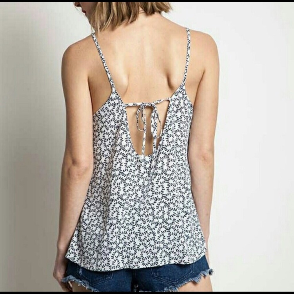 🍍Host Pick🍍 Sunny Skies Tie Back Tank