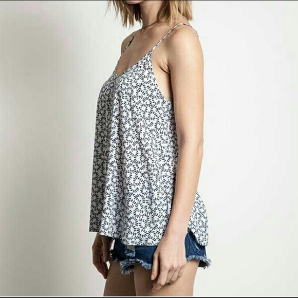 🍍Host Pick🍍 Sunny Skies Tie Back Tank - Picture 3 of 4