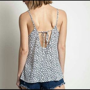 🍍Host Pick🍍 Sunny Skies Tie Back Tank