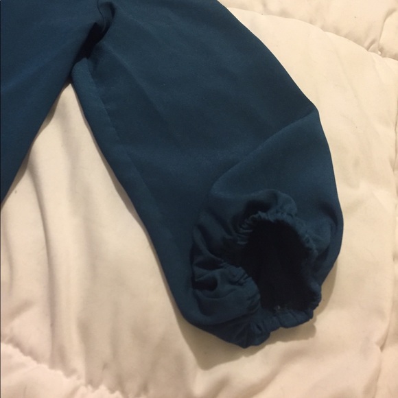 Quarter sleeve and decorative back blouse - Picture 2 of 4