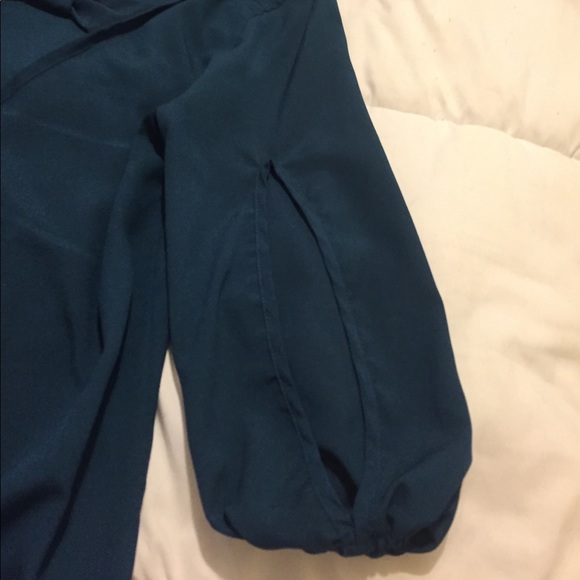 Quarter sleeve and decorative back blouse - Picture 3 of 4