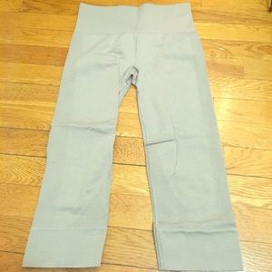 Lululemon Seamlessly Street Crop