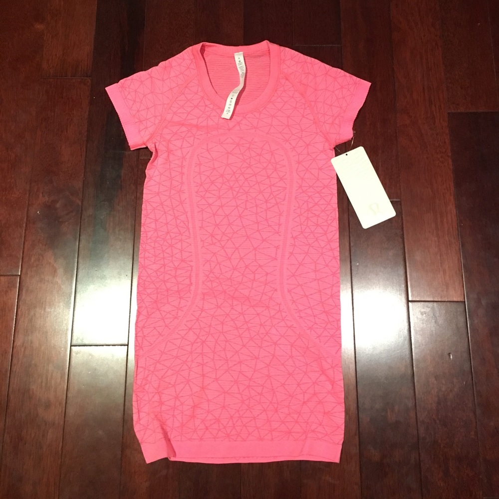 Pink seamless lululemon top
