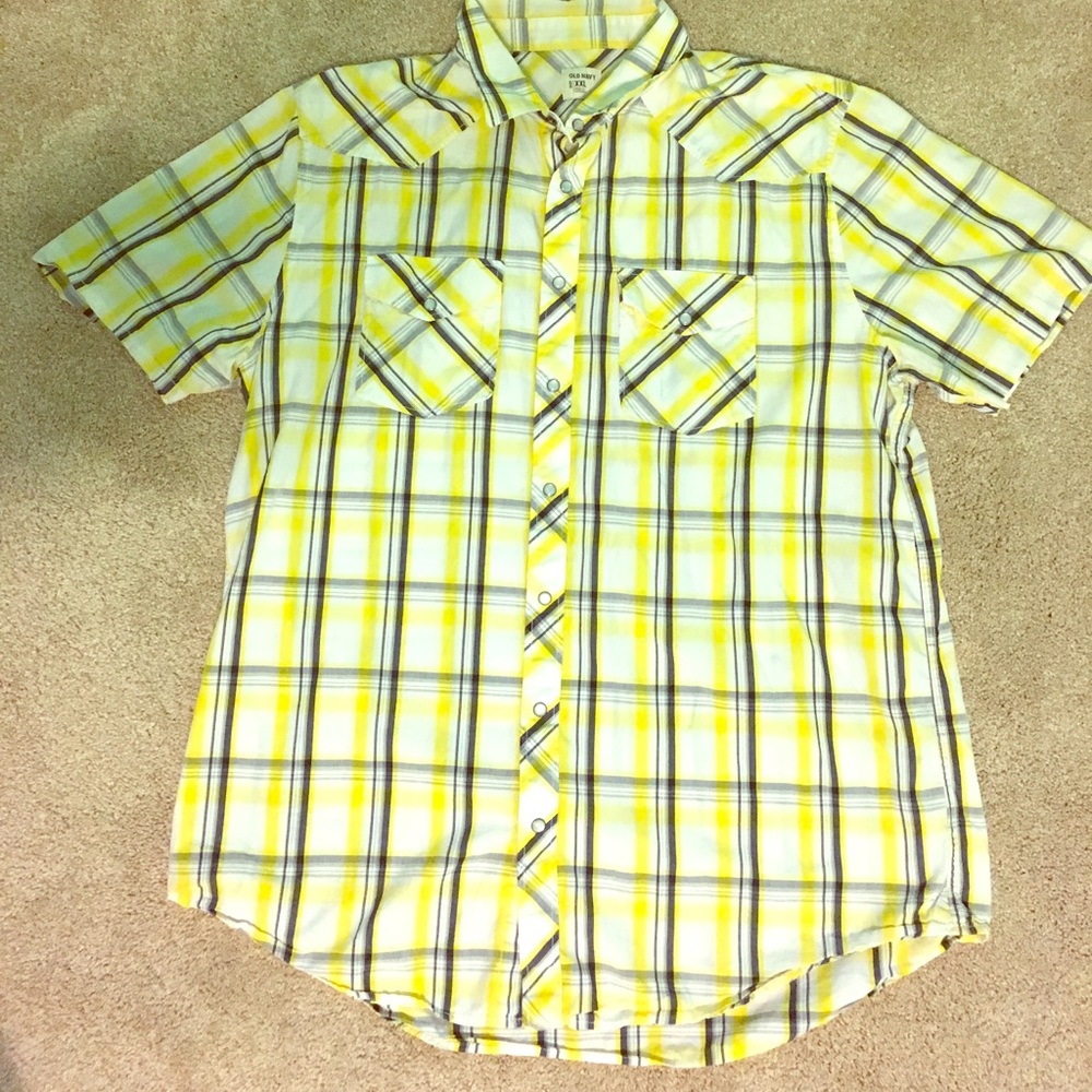 Old Navy short sleeve button down shirt. 2xl