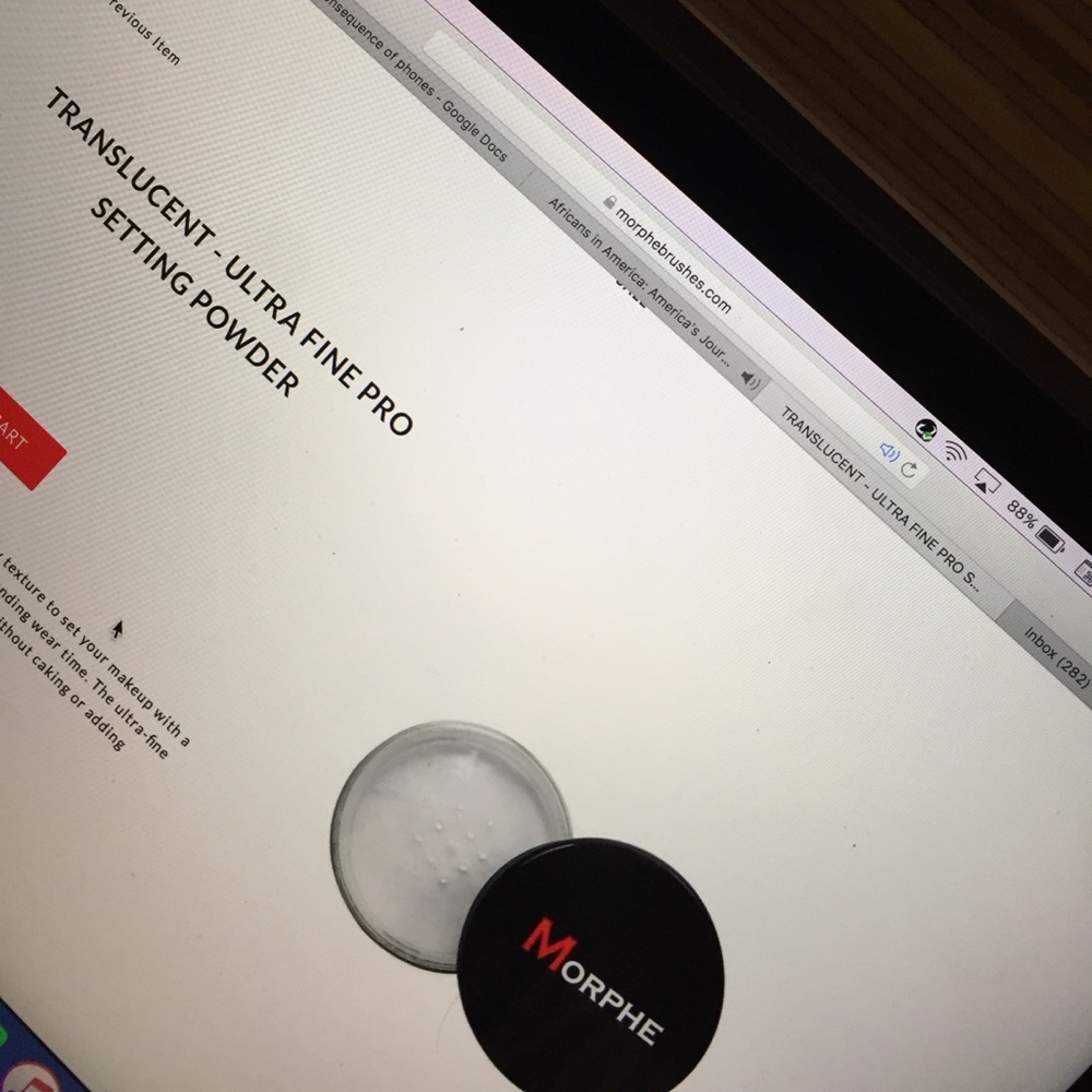 Translucent -Ultra Fine Pro Setting Powder - Picture 3 of 3