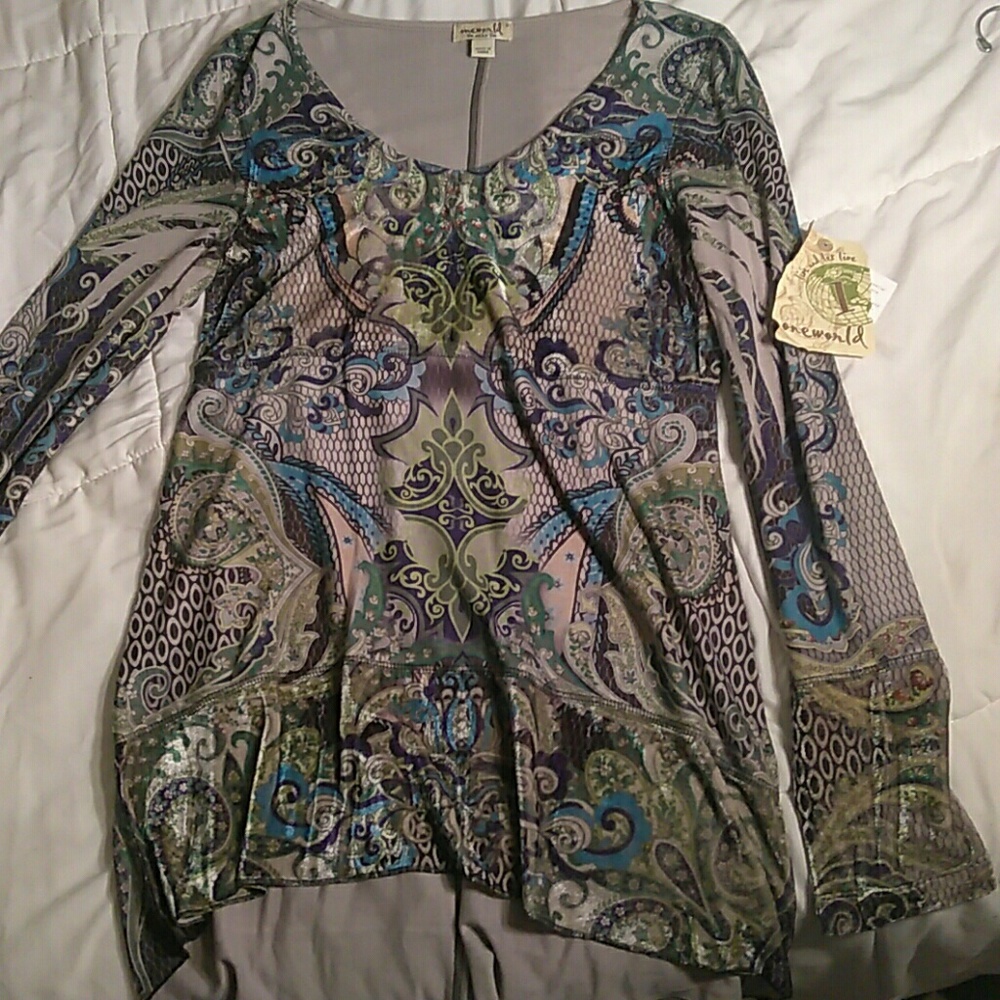 New with tags one world printed top
