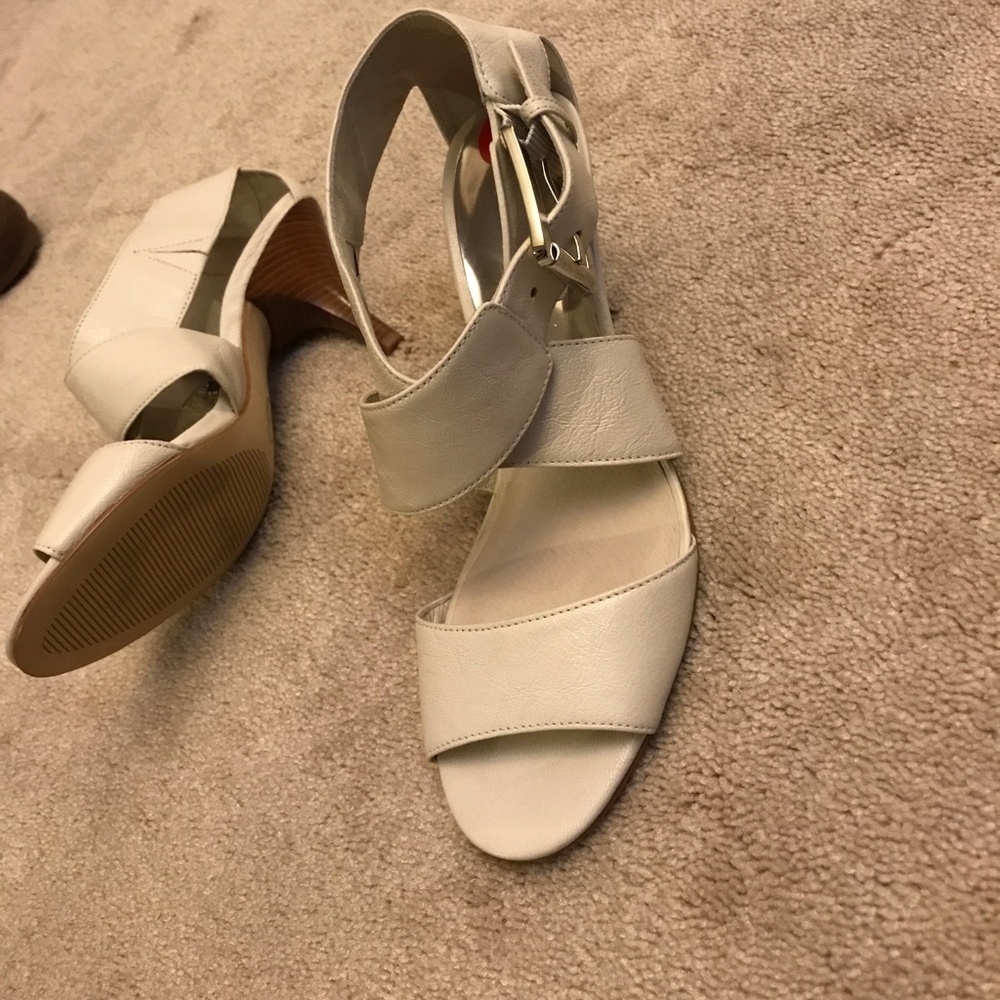 Michael kors heels size 6