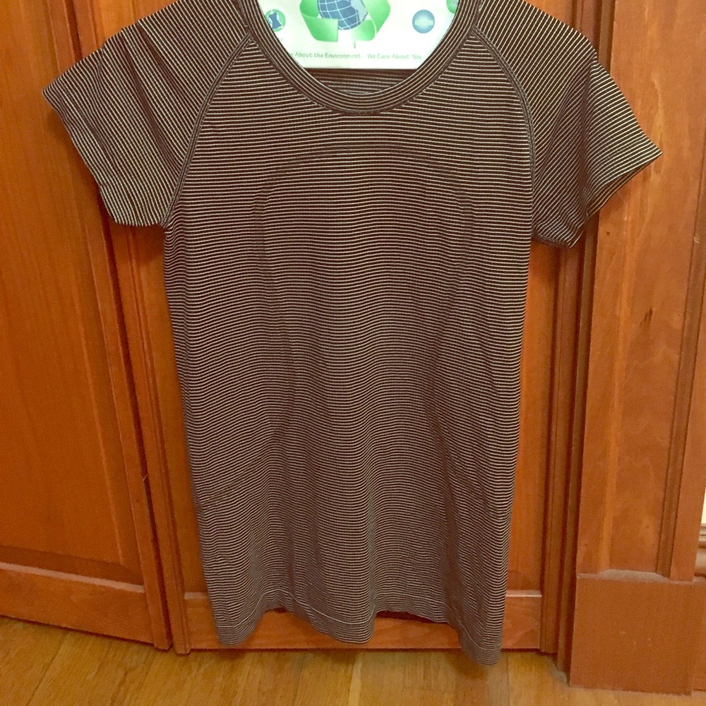 Lululemon swiftly tech short sleeve top