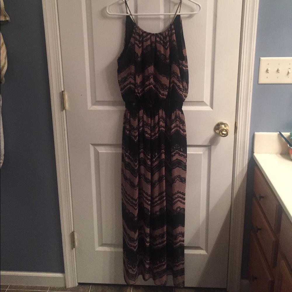Maxi dress, cinched waist, short slip underneath