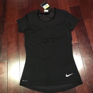 Black short sleeve Nike top