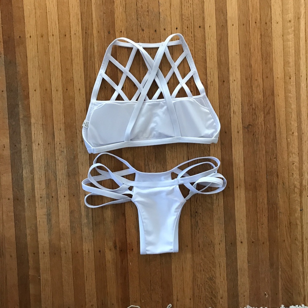 NWT white strappy print bikini - Picture 2 of 2