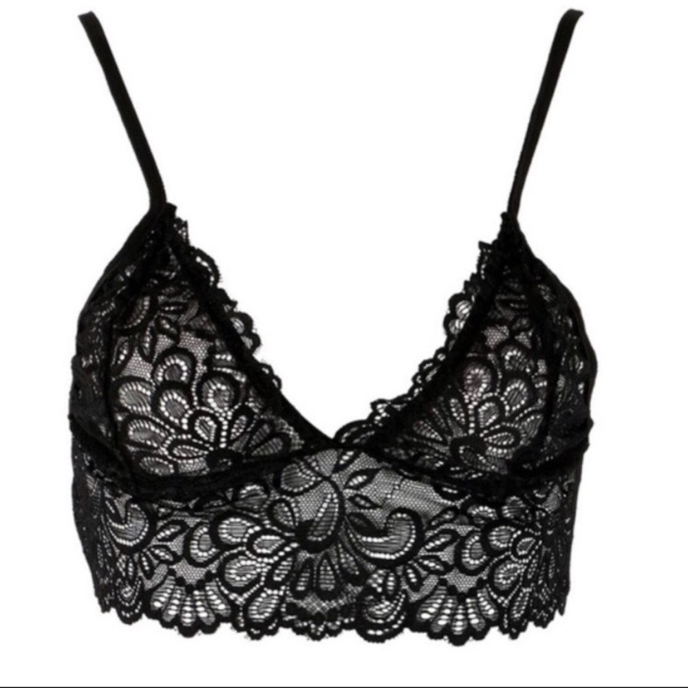 SOLD✨Black lace bralette and panty set