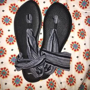 Sanuk yoga mat sandals