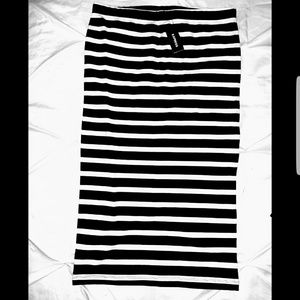 EXPRESS Black & White Striped Pencil Skirt