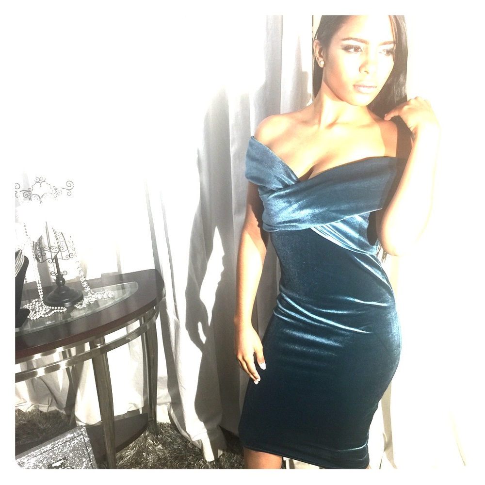 Velvet Off Shoulder Night Short Dress