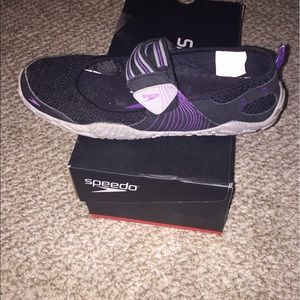 Speedo water shoes,excellent cond,comes with box