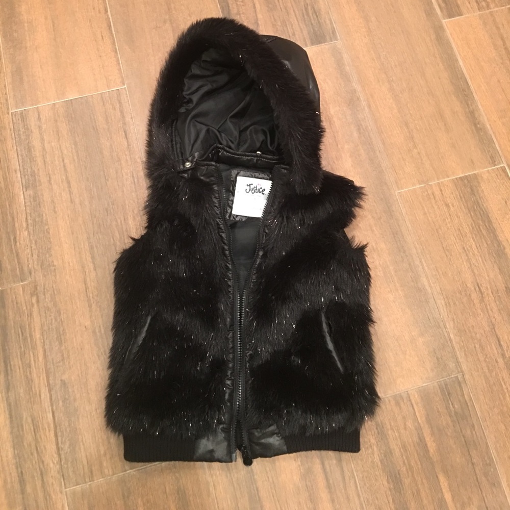 Justice fur vest