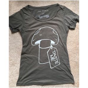 Grey graphic tee