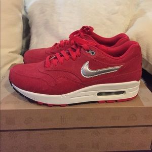 Women's Nike Air Max 1 Prm size 7.5 red/Silver