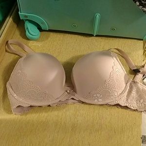 Torrid 40c pale smooth push-up plunge bra