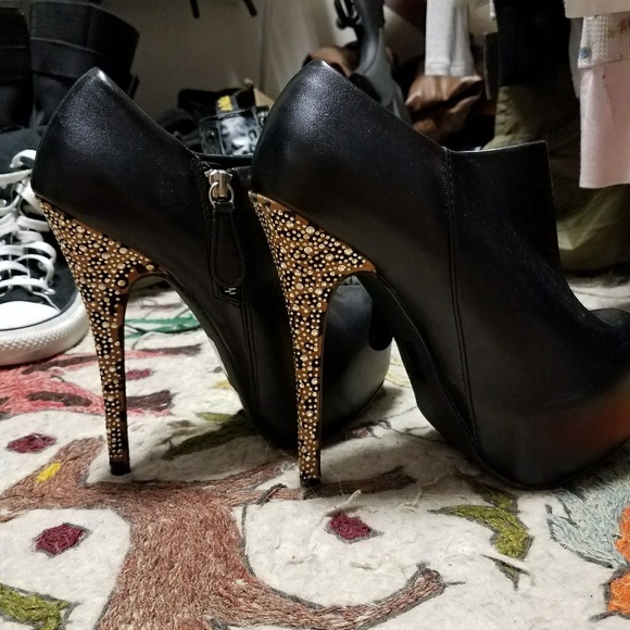 Forever 21 booties - Picture 2 of 4