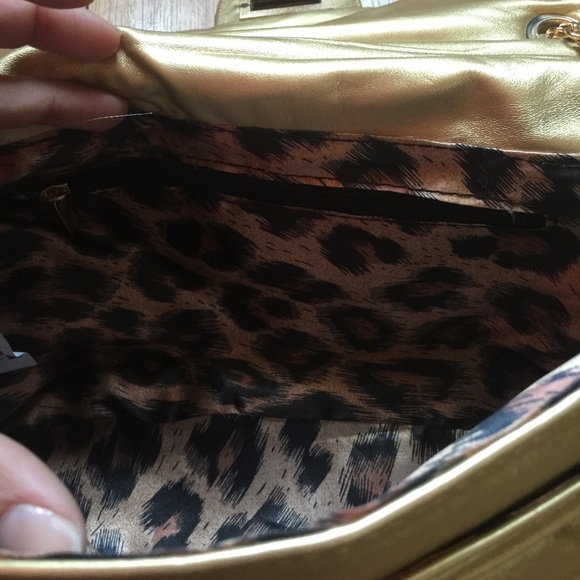 New Gold quilted chain designer style handbag - Picture 4 of 6