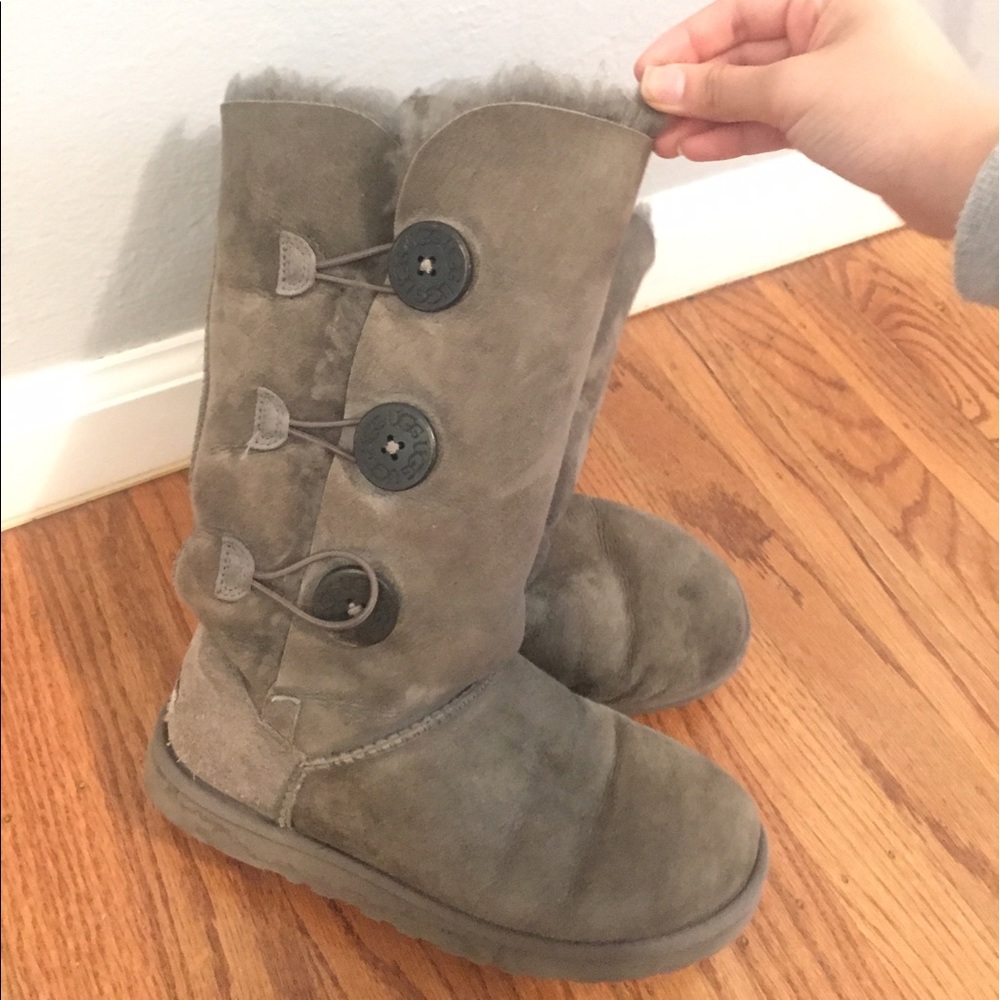 Grey/ charcoal uggs with buttons