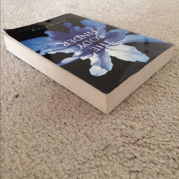 The Body Finder (Book) - Picture 3 of 4