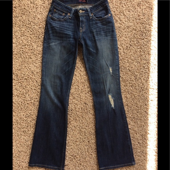 Levi's 528 Curvy Cut Flare Jeans - Picture 2 of 7