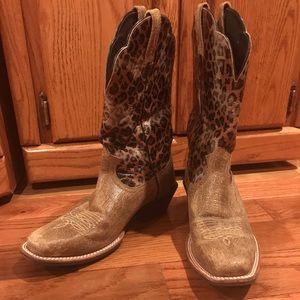 ARIAT CHEETAH PRINT COWBOY BOOTS NWOT