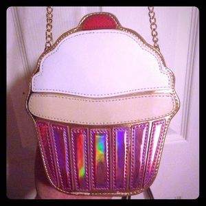 🎂🍰Cupcake Crossbody🍰🎂
