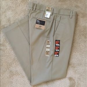 NWT Men's Dockers Khaki Pants