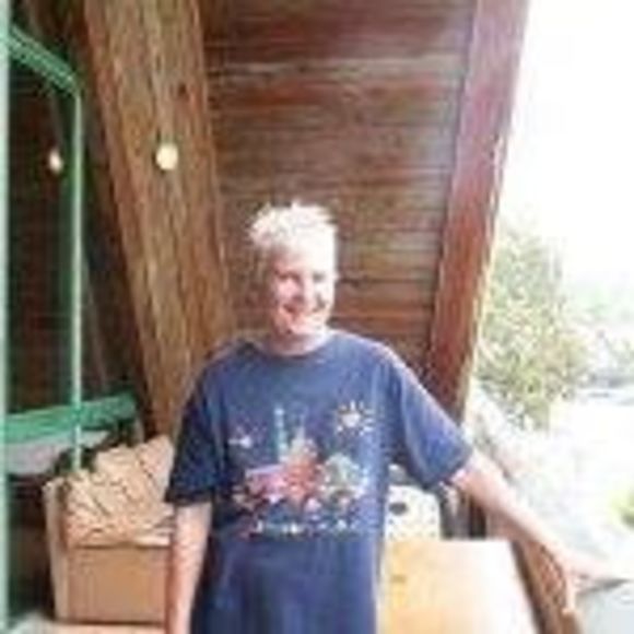 Meet your Posher, Julie - Picture 1 of 1