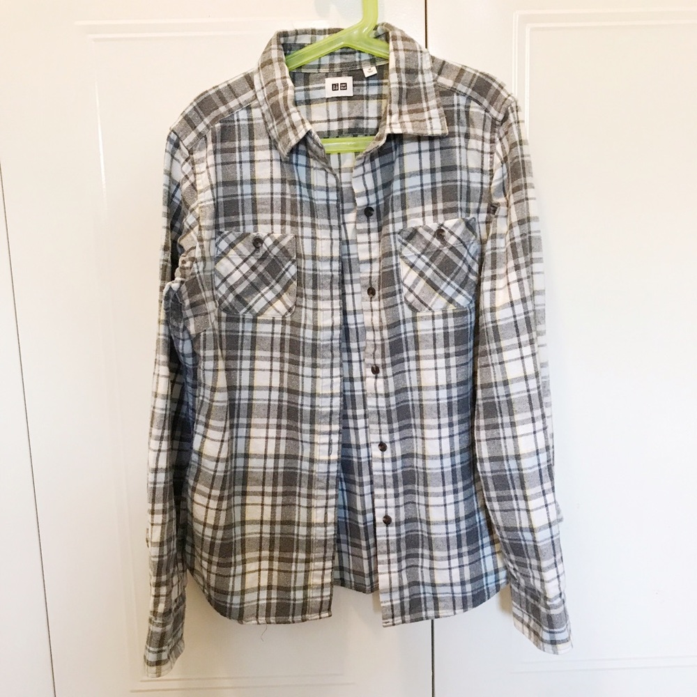 Uniqlo women's shirt