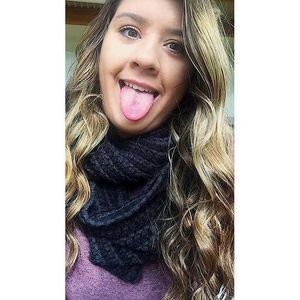 Meet your Posher, Vanessa