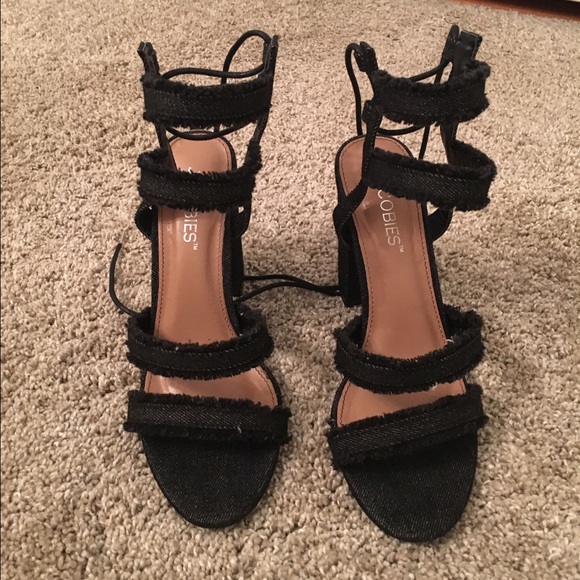 Black lace up heels - Picture 4 of 4