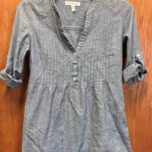 quarter sleeve chambray top