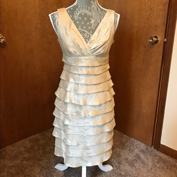 London Times Gold Party Dress - Picture 1 of 2