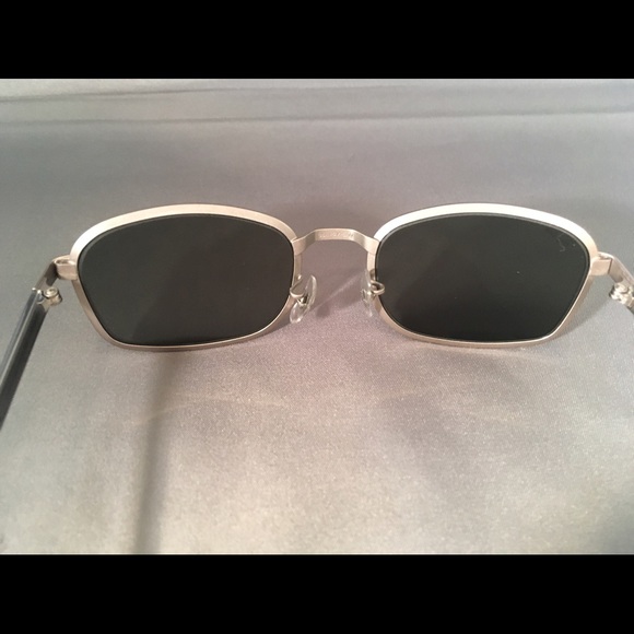 Vintage Ray Ban Sunglasses by Bausch & Lomb 😎 - Picture 6 of 8