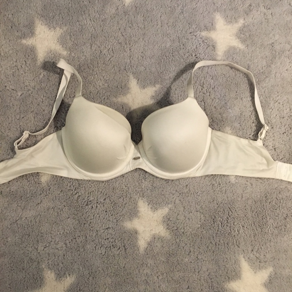 Victoria's Secret Fabulous Bra 32DD