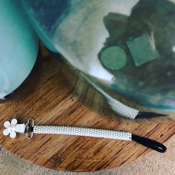 Pacifier Holder - Picture 1 of 1