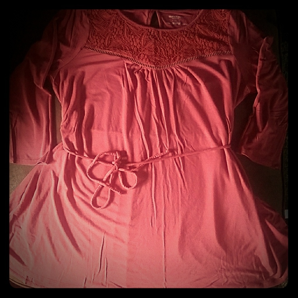 Motherhood Rust 3/4 blouse with string tie