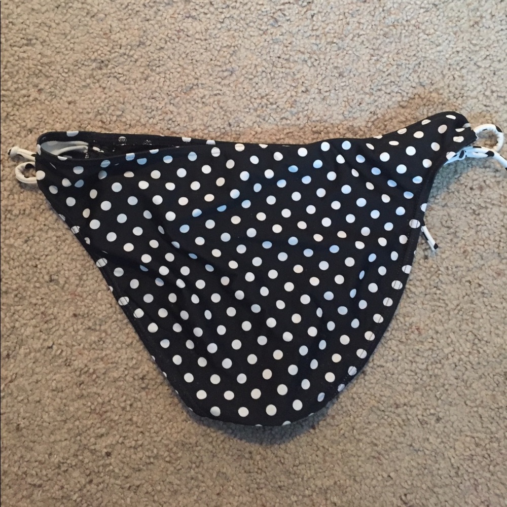 swimsuit. - Picture 2 of 3