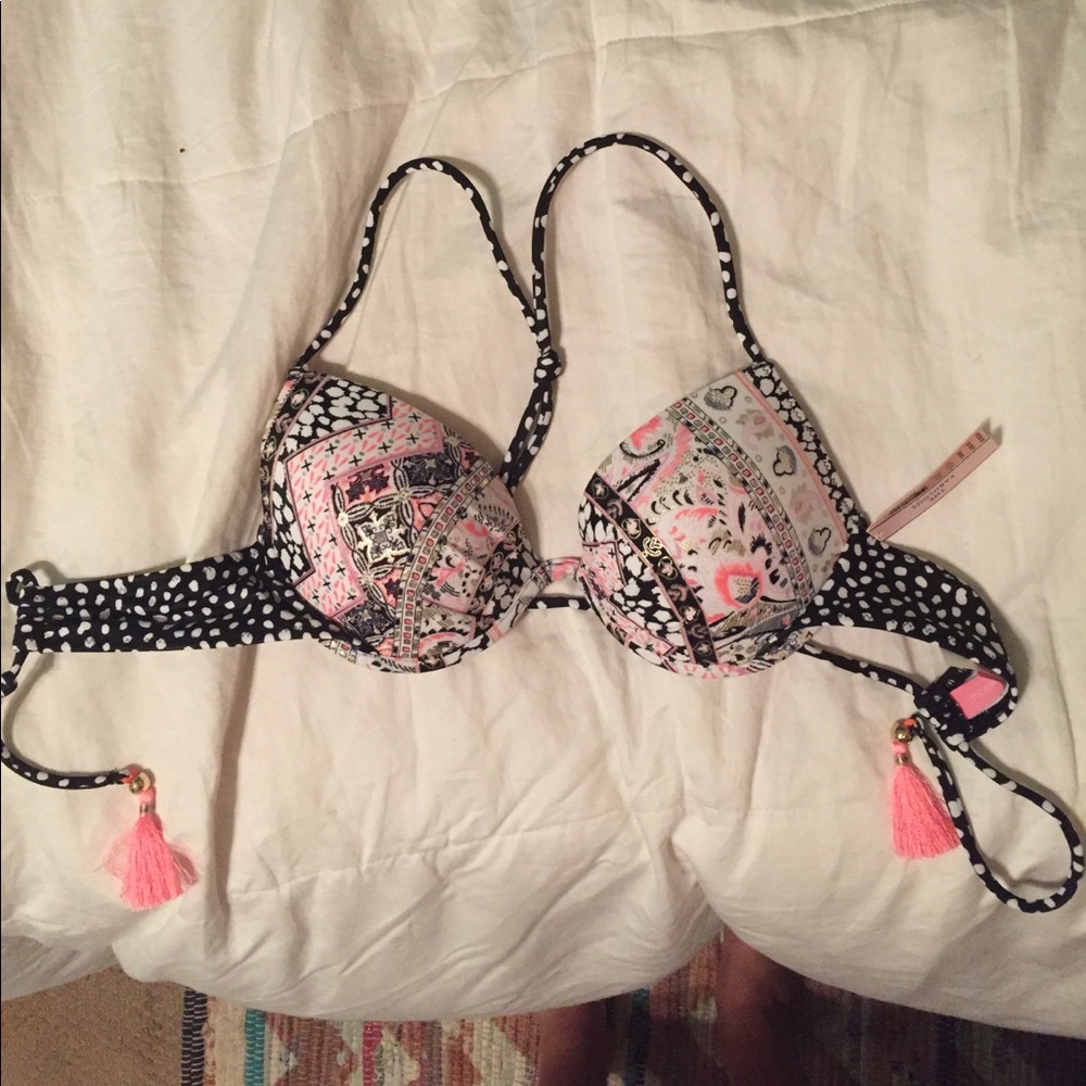 NWT Victoria's Secret bikini top