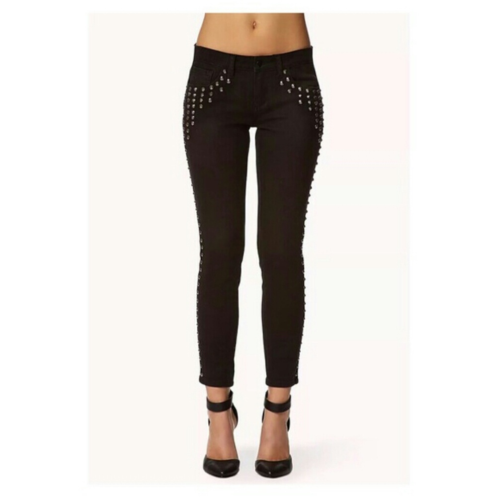 Final price!! Black studded ankle jeans F21