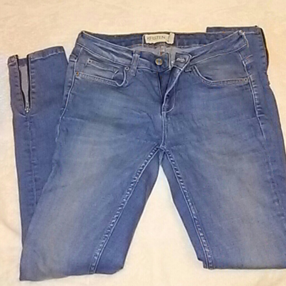 SOLD! Beautiful blue jeans gina tricot 28/32