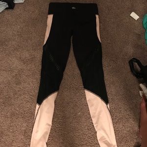 Alo legging w/mesh insert black and light pink