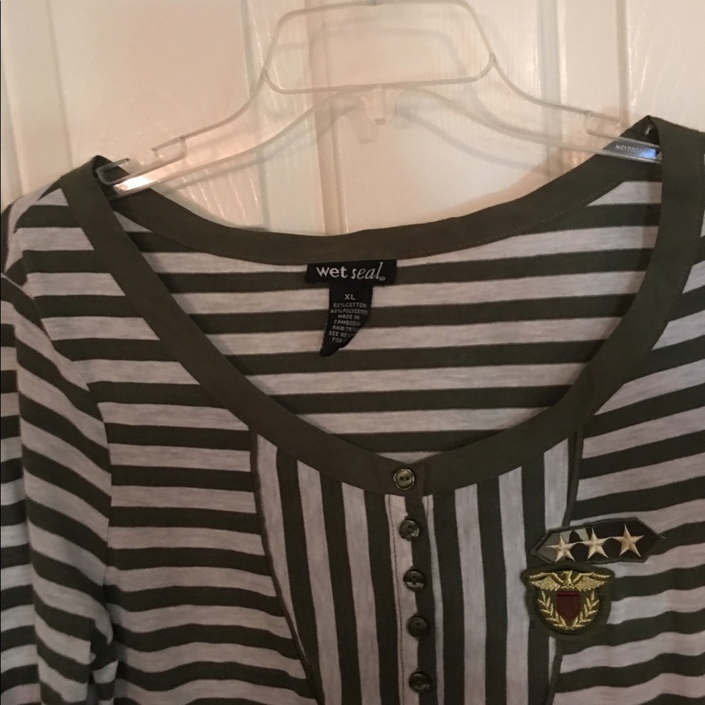 Military style top - Picture 2 of 3