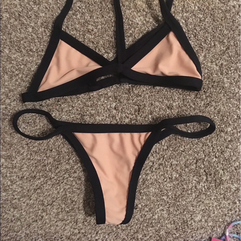 Posh pua bikini