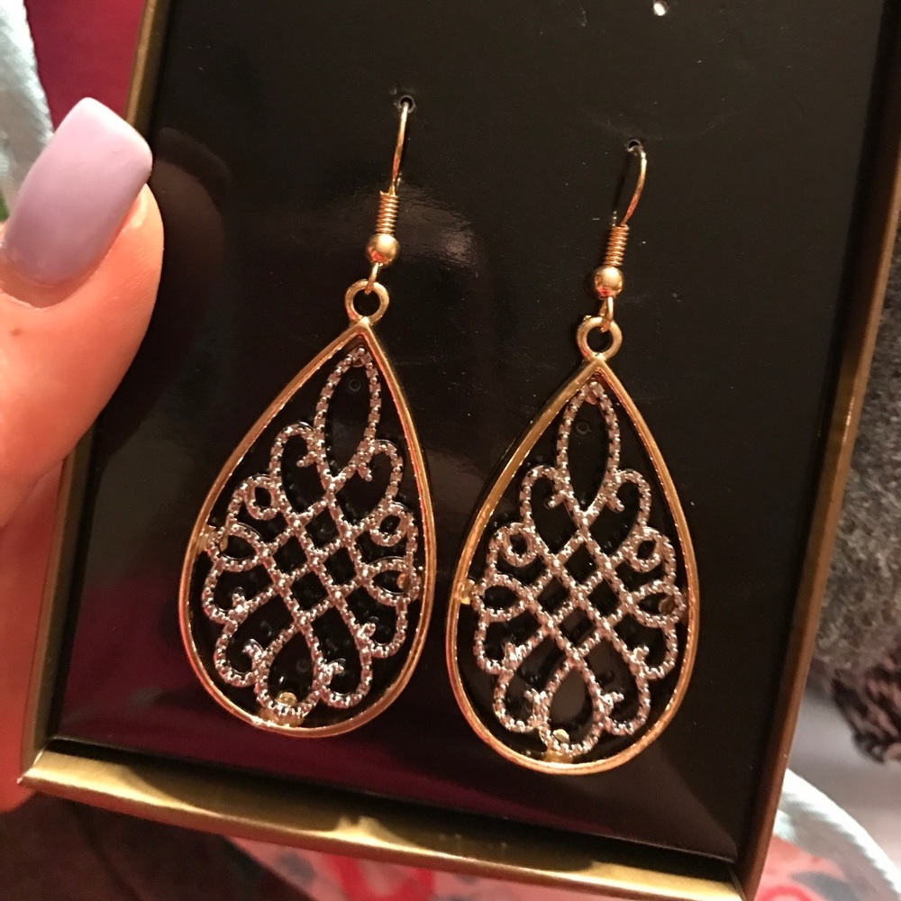 Boutique earrings